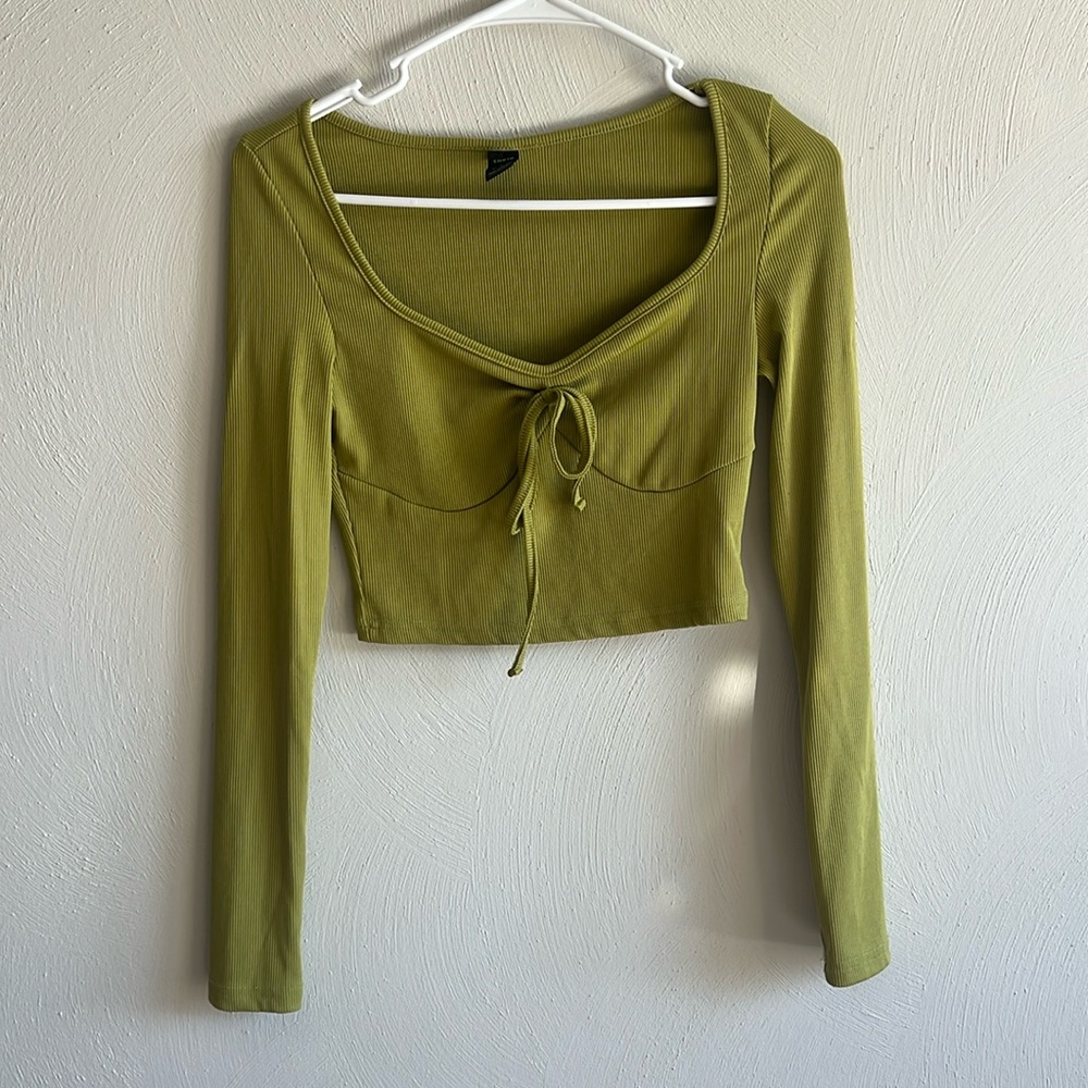 SHEIN long sleeve cropped top